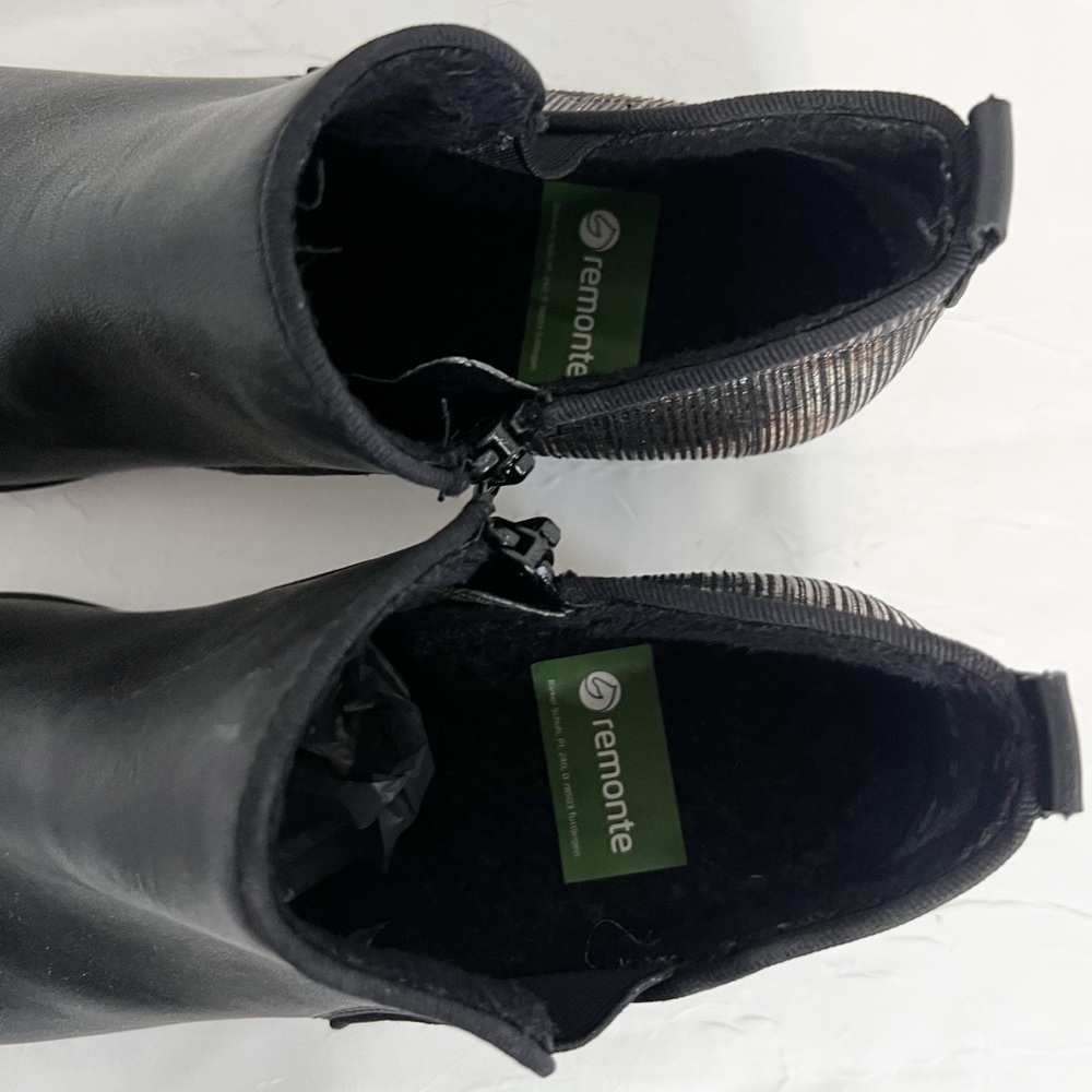 REMONTE Black Zip Ankle Booties - Picture 9 of 14